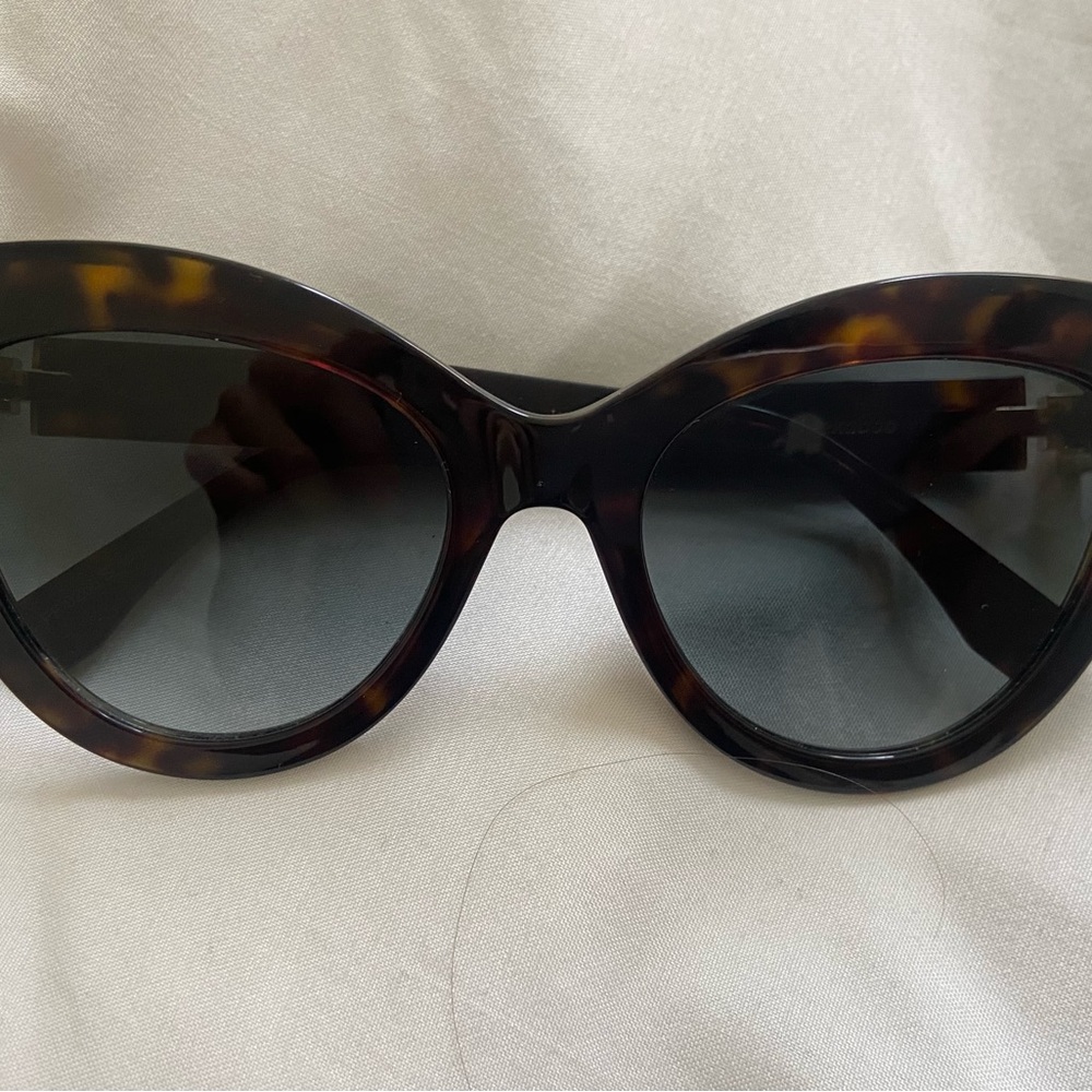 Fendi Brown Tortoise Sunglasses - Picture 2 of 10